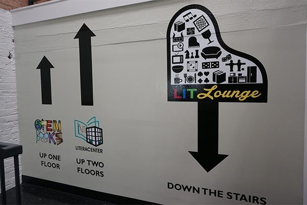 chicago-literacy-alliance-wayfinding-wall-mural